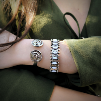 "Mystic Howlite Cuff"  Χειροπέδα 