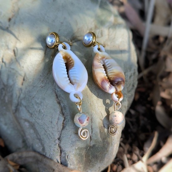 "Island Breeze Shell"  Ατσάλινα σκουλαρίκια με κοχύλι 