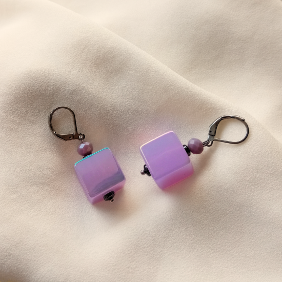 "Purple Cube" Σκουλαρίκια κρεμαστά με μωβ κύβους